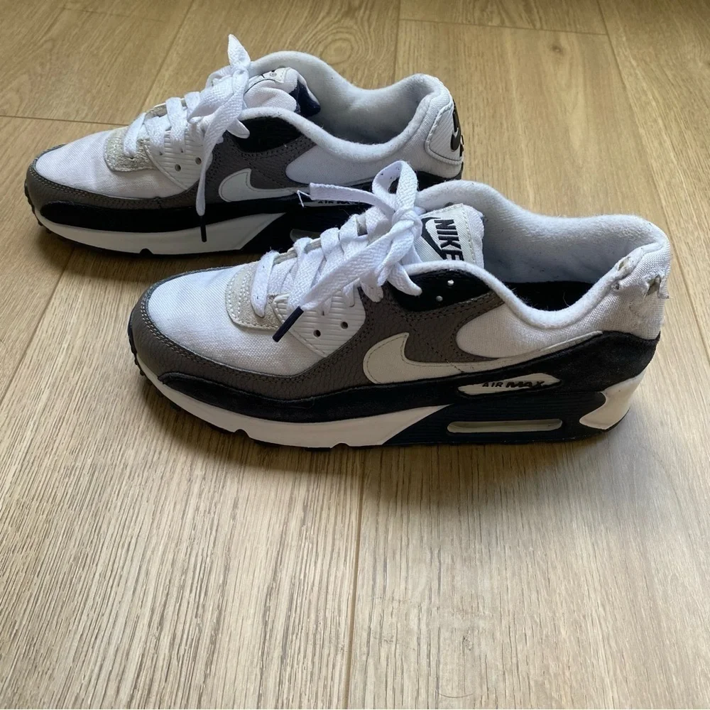 Moving Sale * Nike Air Max 90 White Grey Black Sneakers Size 7 Athletic Active